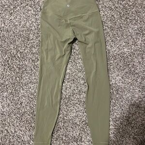 Size 8 lulu wunder train legging